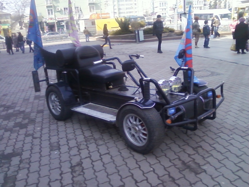 Апарат на вулицях міста. 2