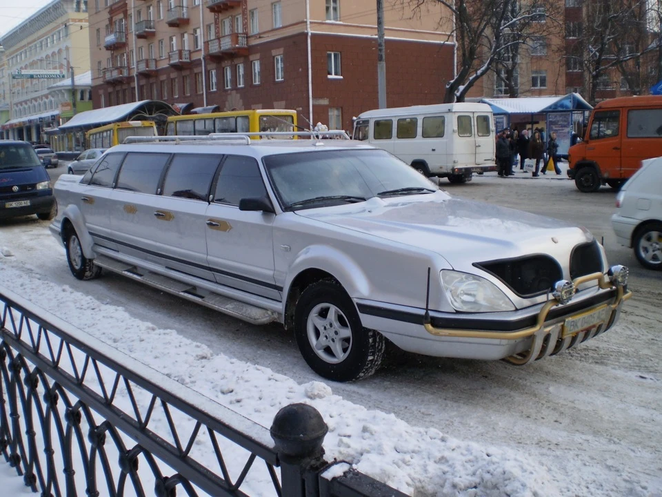 Апарат на вулицях міста.
