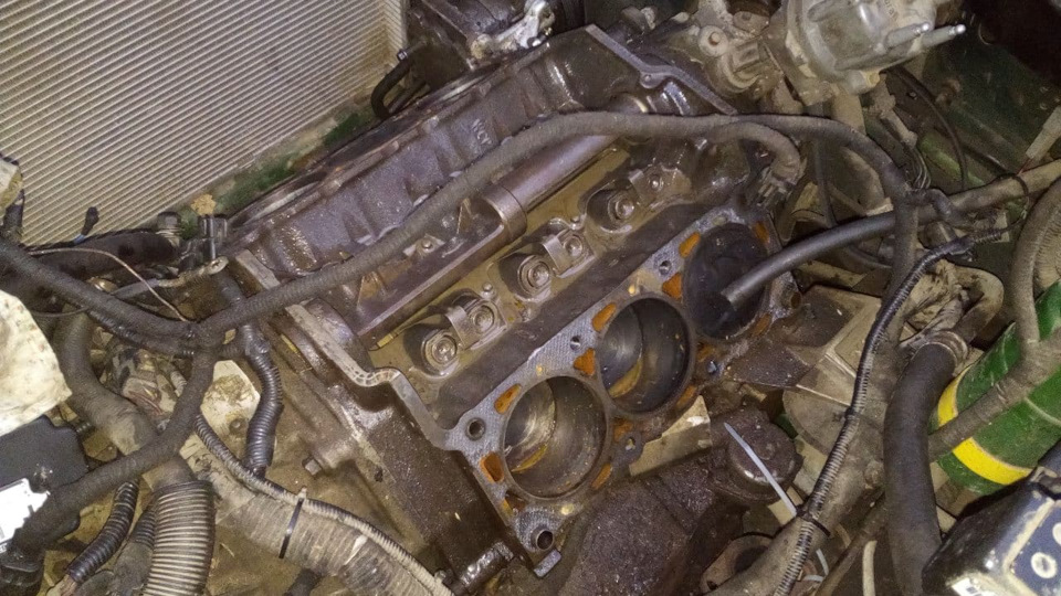 Знімаємо головки. Ford Taurus 3.8 1