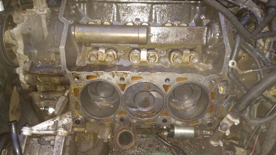 Знімаємо головки. Ford Taurus 3.8 3