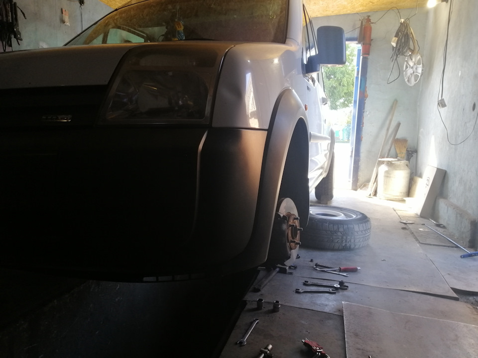 259 690 км. Заміна лівої півосі ford transit connect 1.8 TDCi 1
