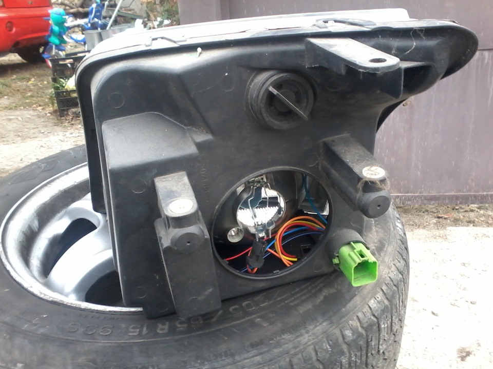 Продам фару от Ford Transit Connect 3