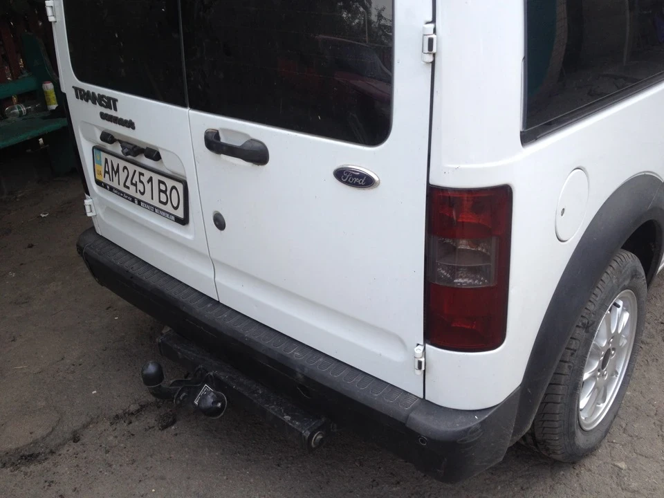 Затонував задні ліхтарі