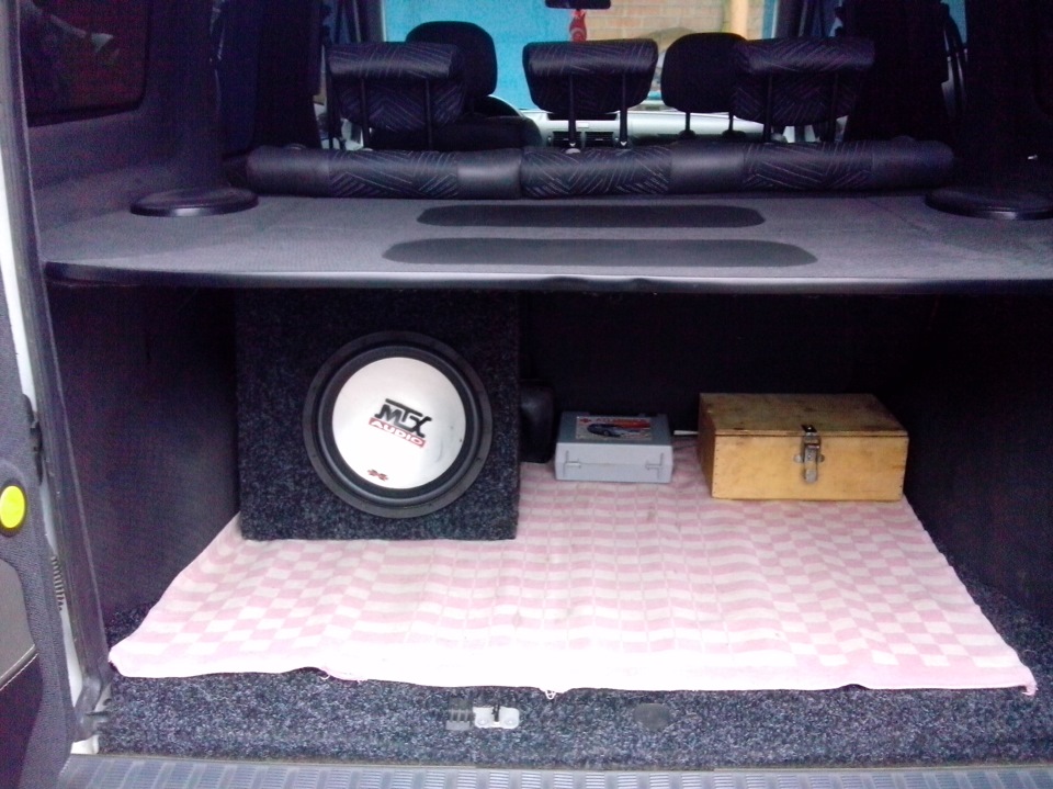 Поставив Саб MTX 1500 watts 3