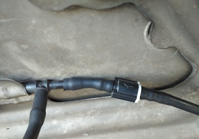 Зворотний клапан омивача Ford Connect 4