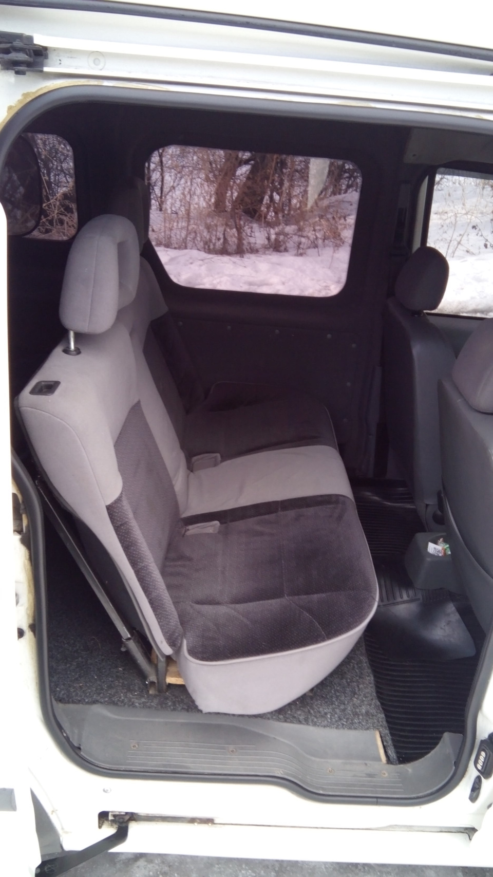 Салон Ford Connect 5