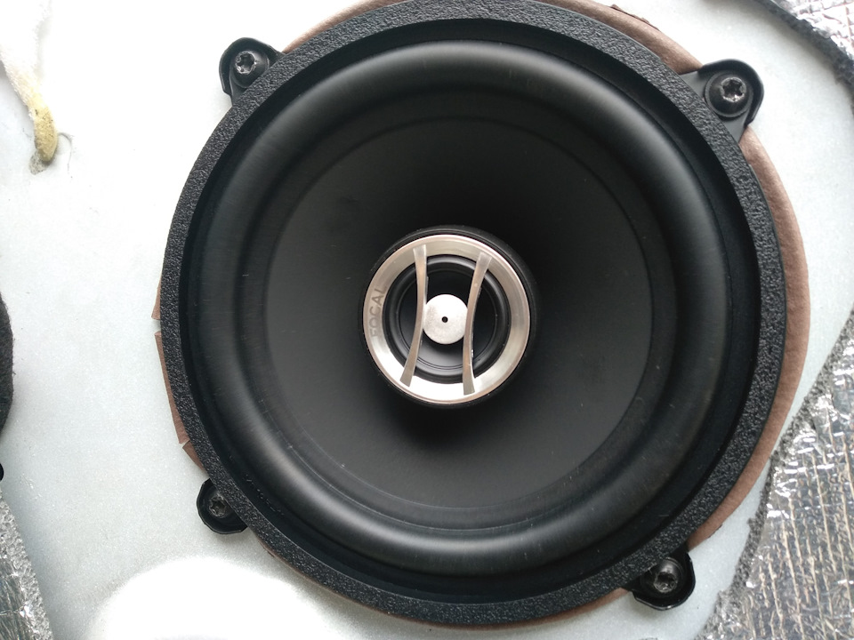 Заміна старої акустики на Focal Auditor RCX-130 5