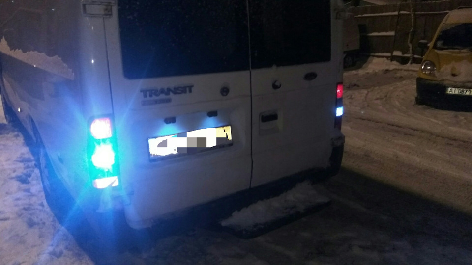Заміна лампочок заднього ходу та підсвічування номера 1