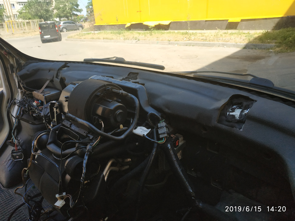 Салон Від Форд Транзит 06+ - Блоки Запобіжників і т.д. 2
