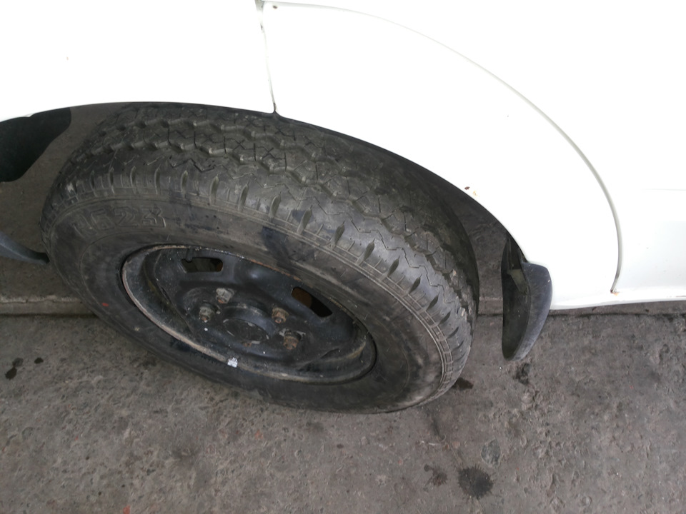 Заміна Літньої Гуми - Bridgestone Light truck 215/75 16с 4