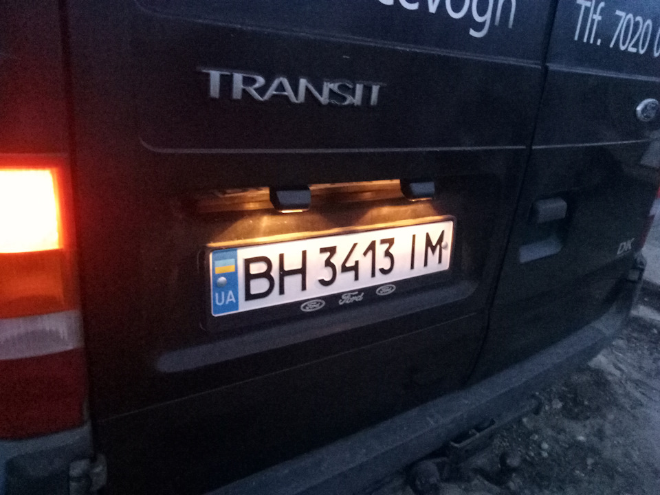 Підсвічування номерного знака Ford Transit 4