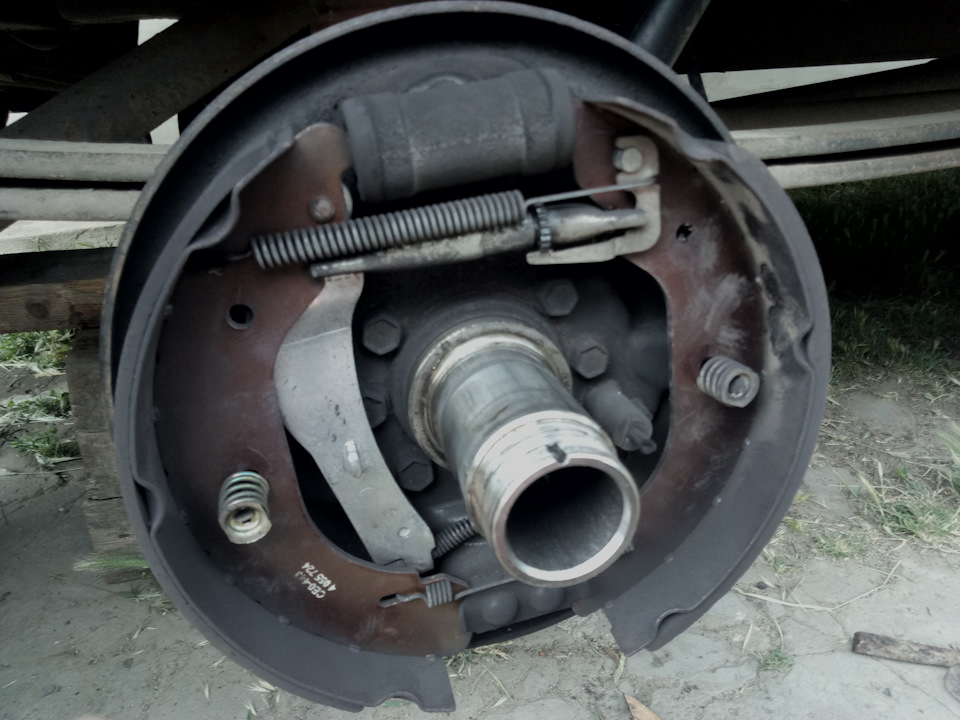 Ремонт гальма стоянки Ford Transit 135 T330 5