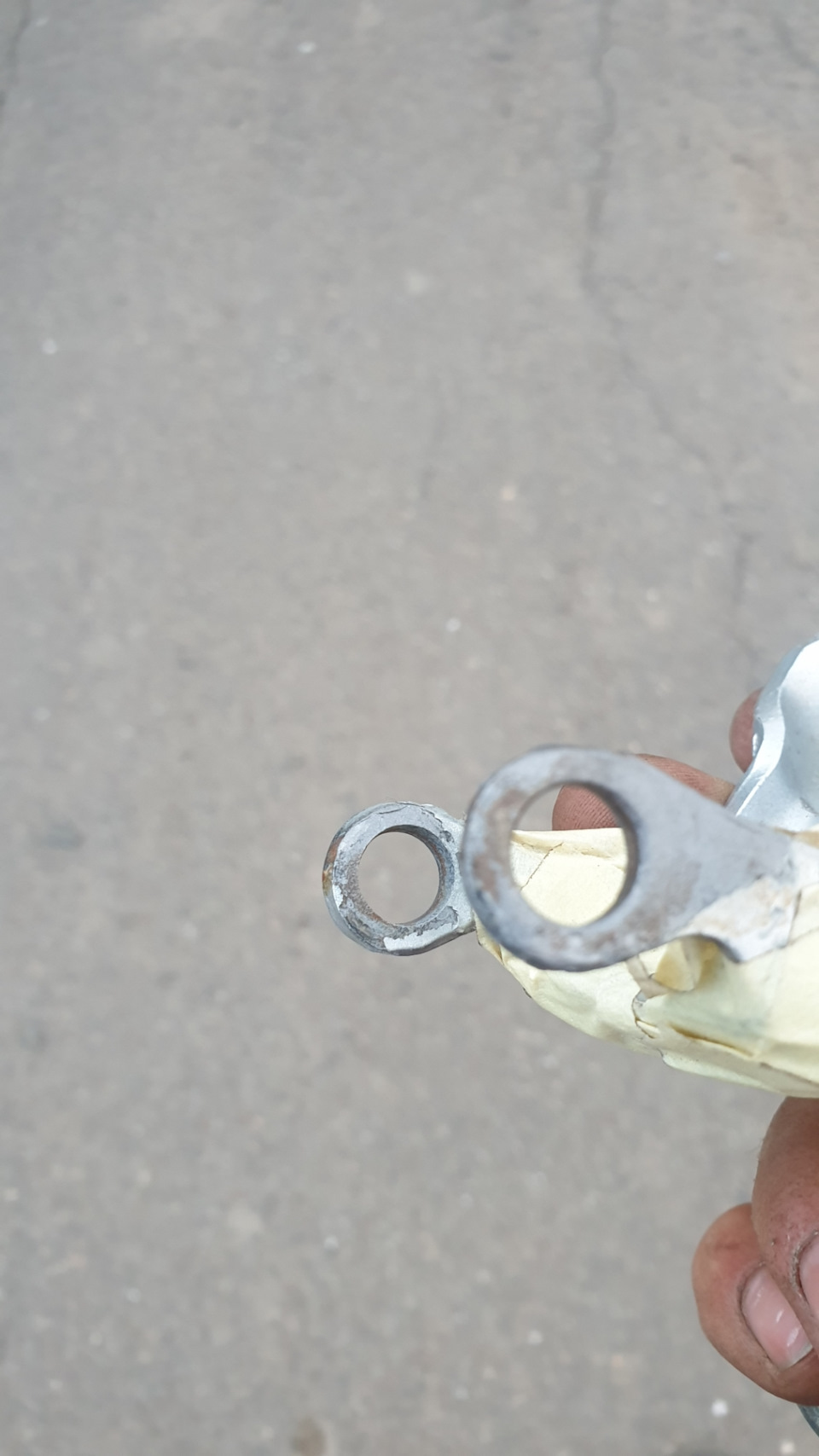 Почав відновлювати петлі задніх дверей. 3