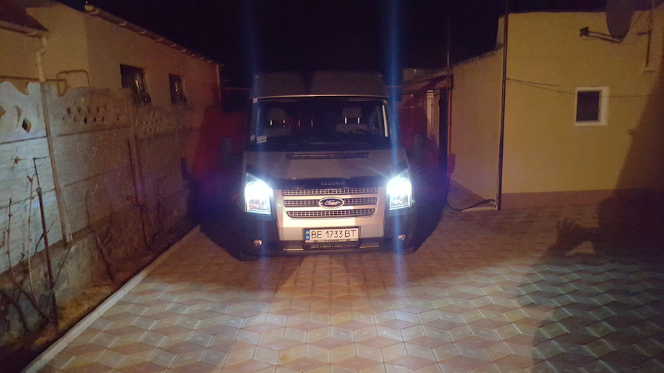 Заміна лампочок передніх габаритів на led 1