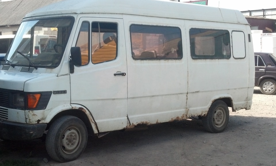 115 км з відкритими дверима, бородатий мерс 4