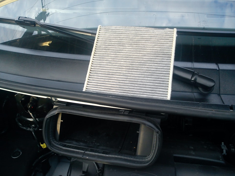 Вугільний фільтр салону на Ford Transit 2.2TDCI 4