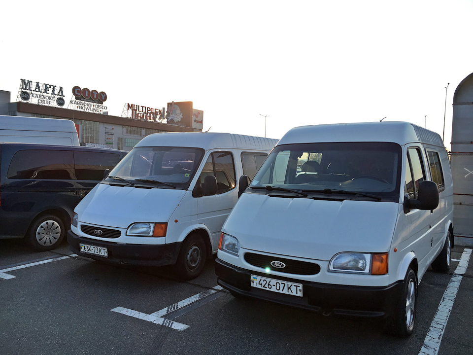 Фото Ford Transit. Зустрів близнюка 1