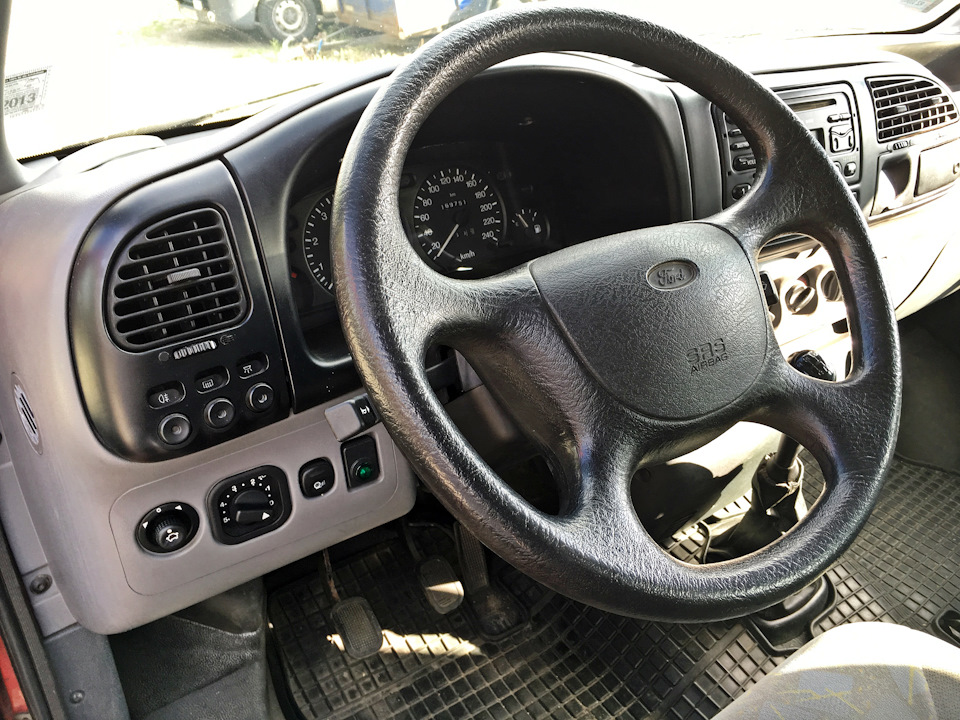 Інформація та стан Ford Transit Euroline 3