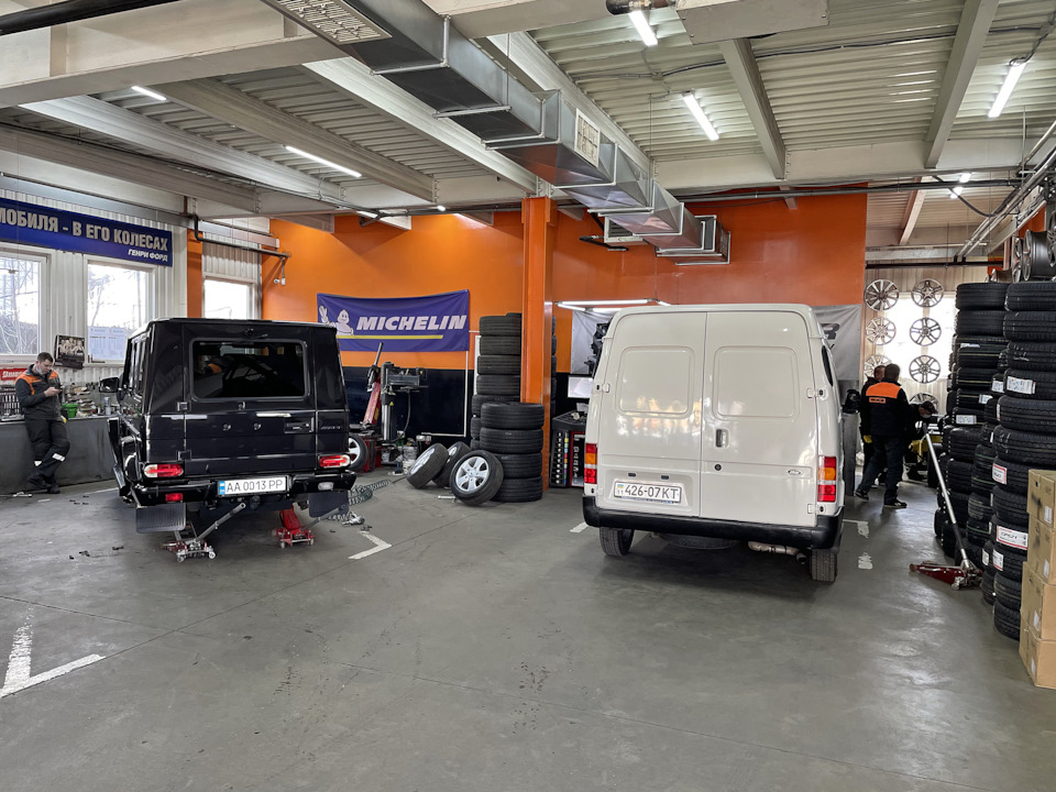 До сезону готові. Свіжі фото Ford Transit 2