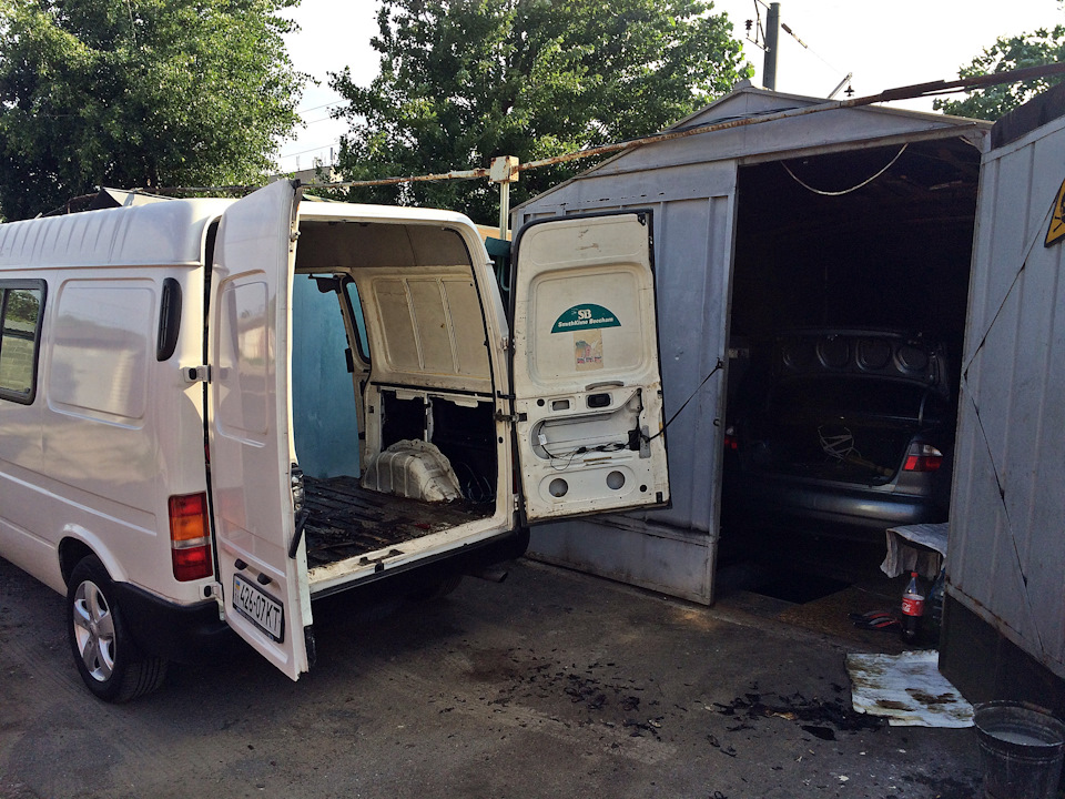 Підготовка підлоги Ford Transit до нового настилу 1