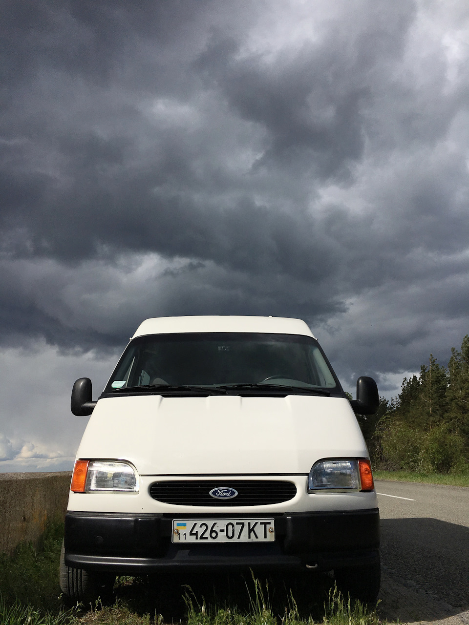 Свіжі фото Ford Transit 4