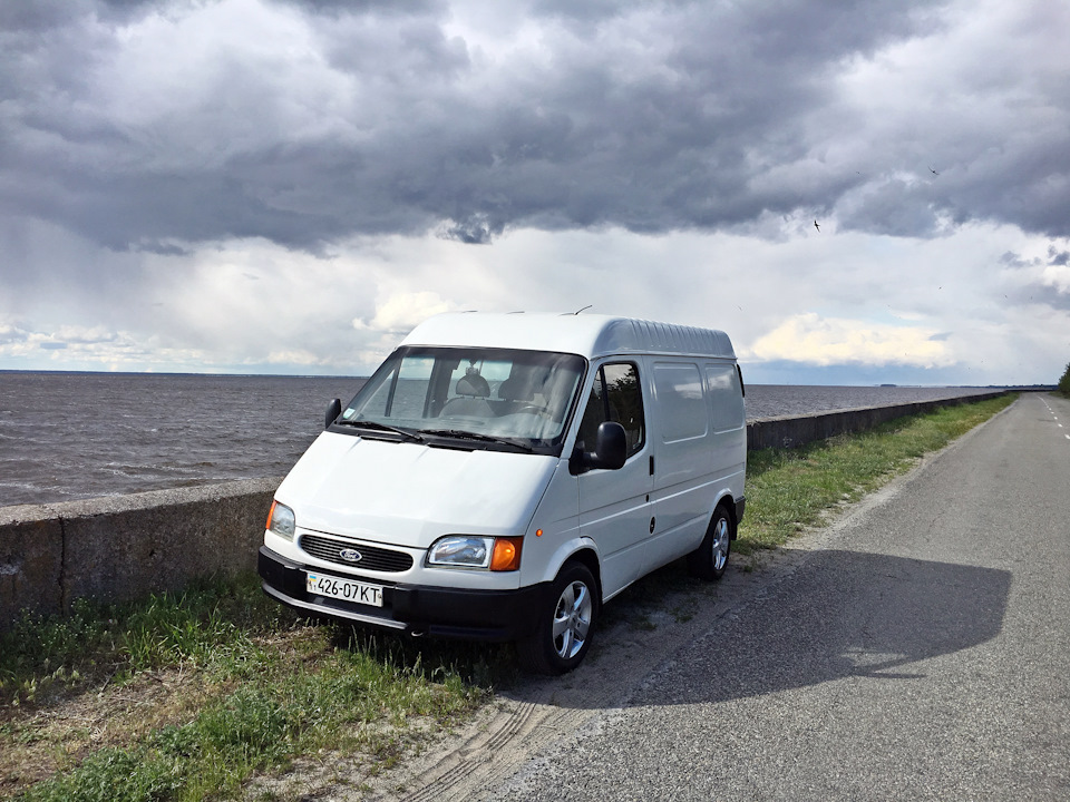 Свіжі фото Ford Transit 1