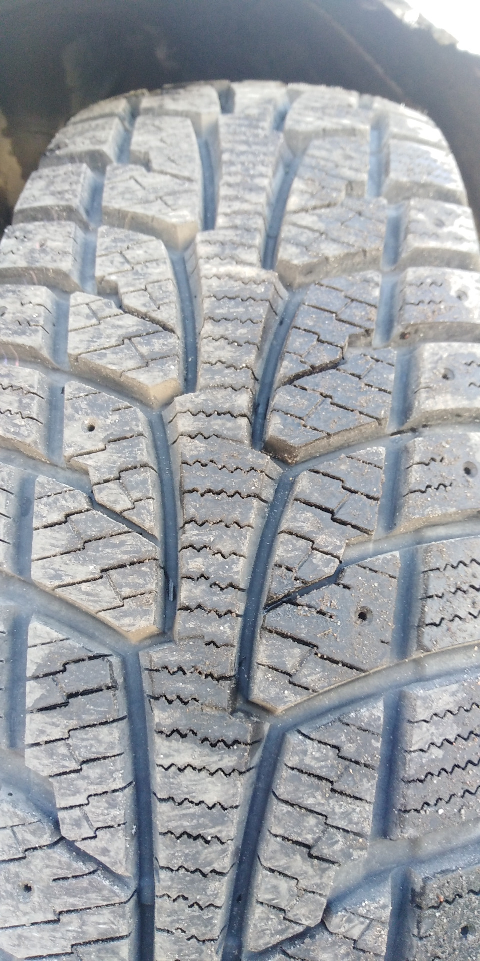 Hankook Winter I*Pike RW09 215/75 R16C 2