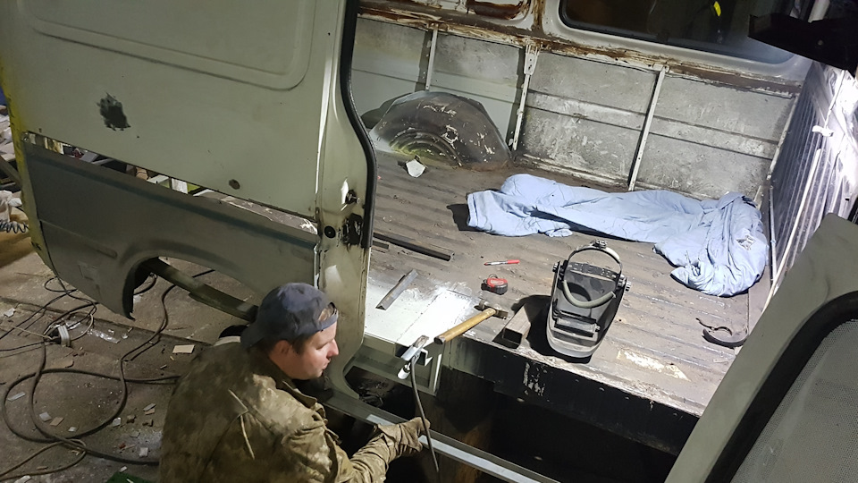 День 13, права задня частина готова, залишилося 3 дні 3