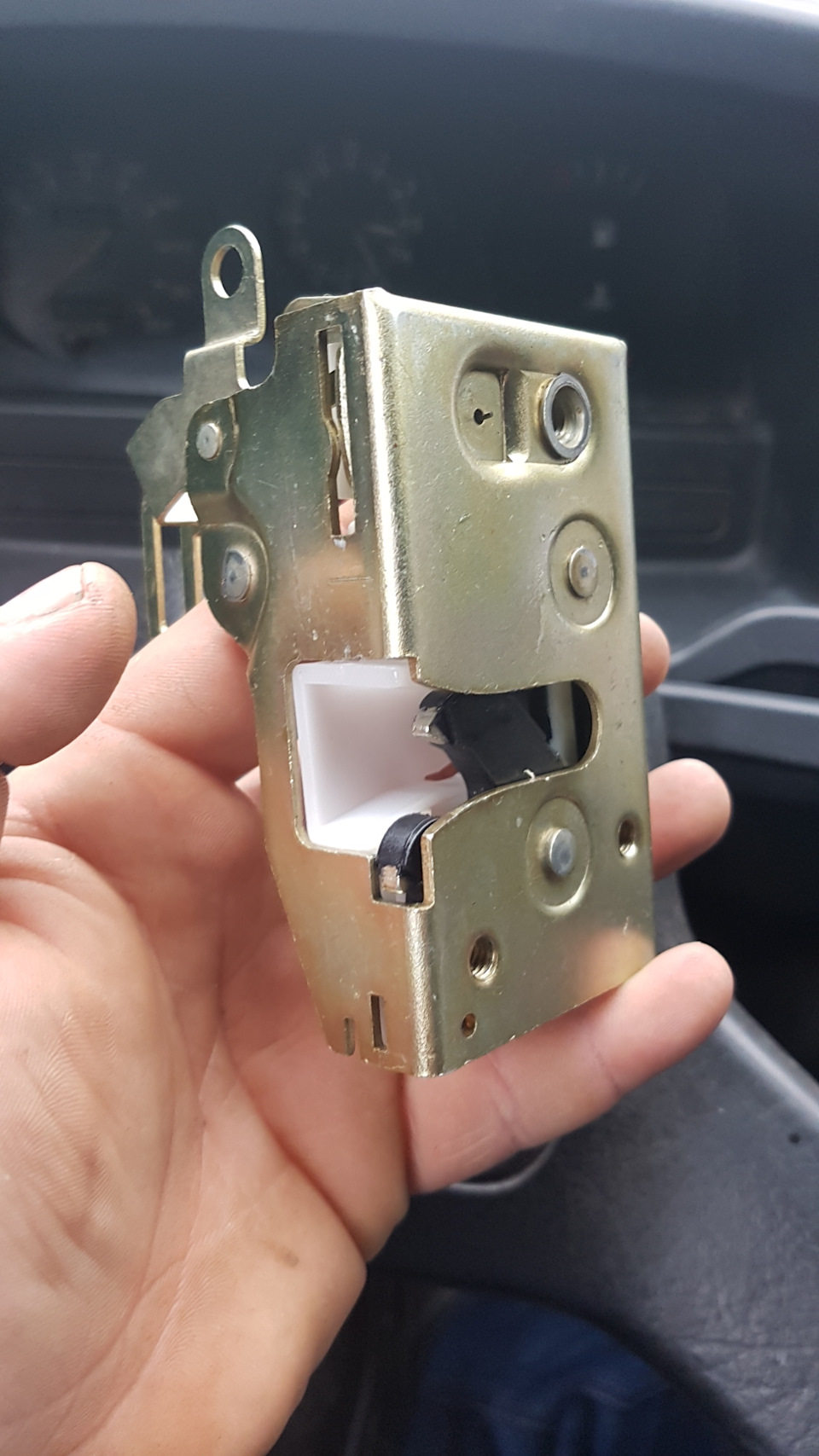 Заміна замку дверей, заразом і ручки поміняв 2