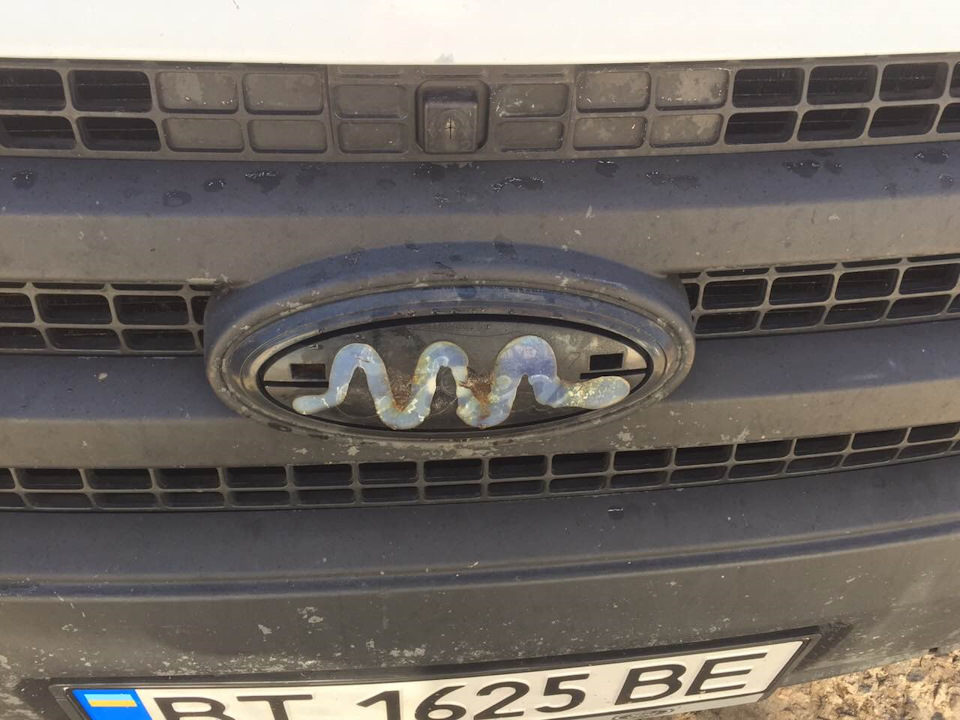 заміна логотипу Ford 4
