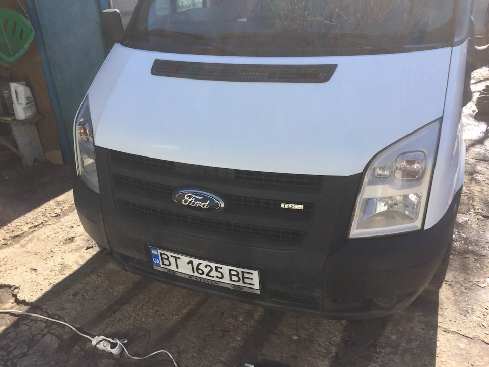 заміна логотипу Ford 5