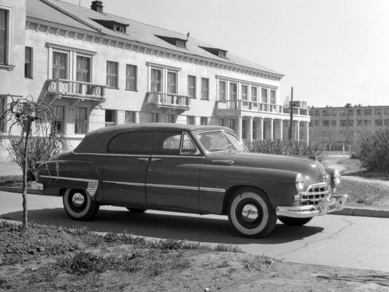 Кольорова гама 50-60х років у СРСР для автомобілів представницького класу. 3