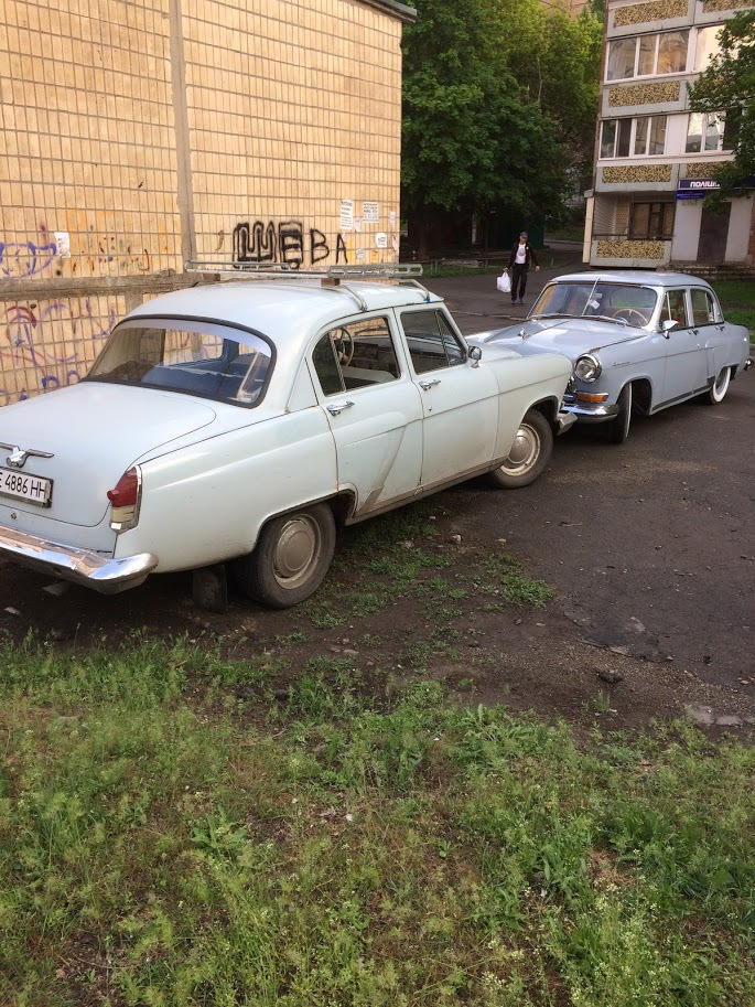 Зустріли дорогою в гараж волгу 2