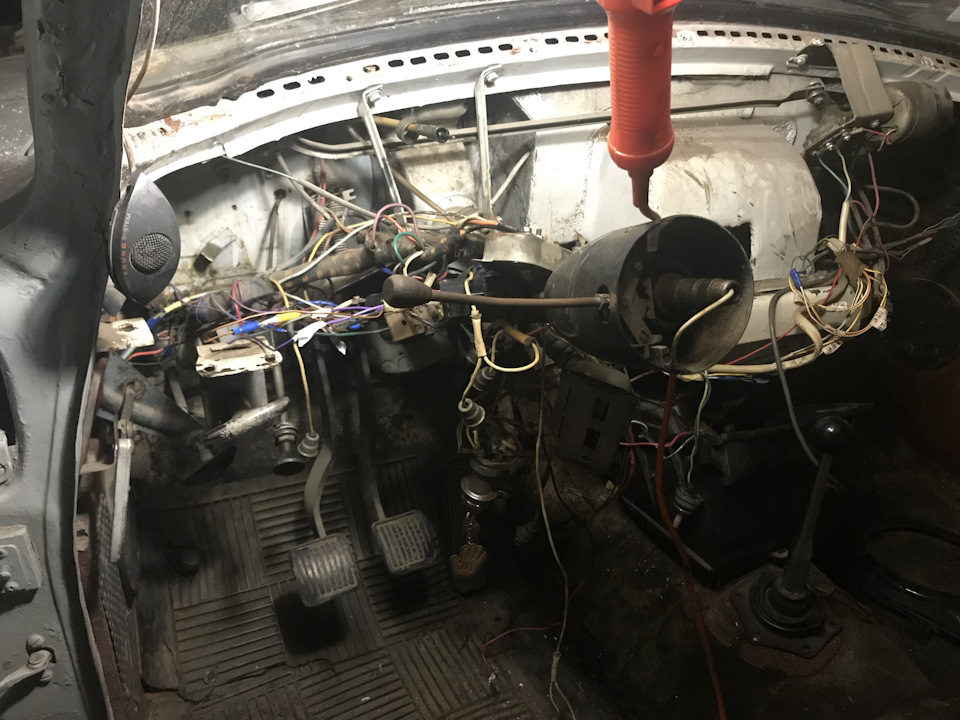Розбір триває газ 21 1