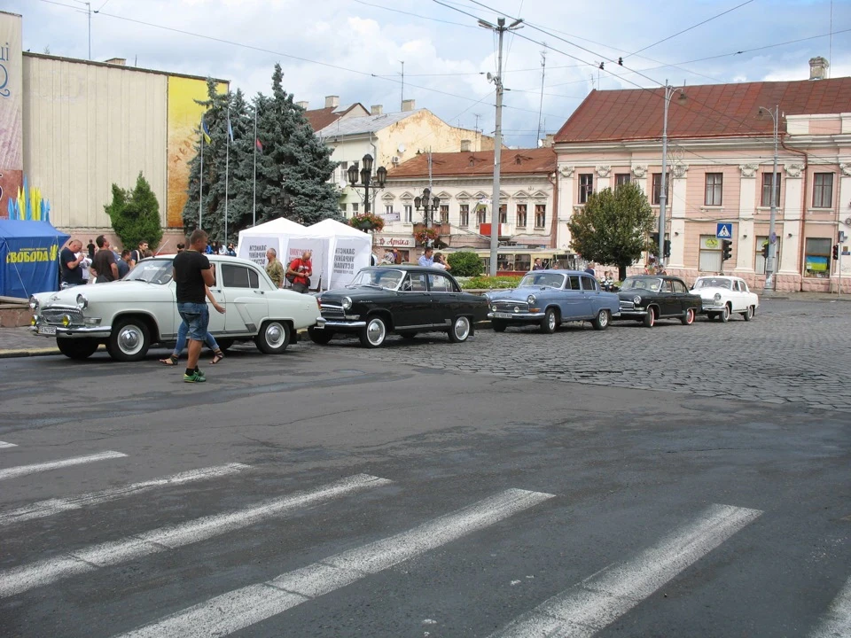 Ось зібралися на День незалежності.