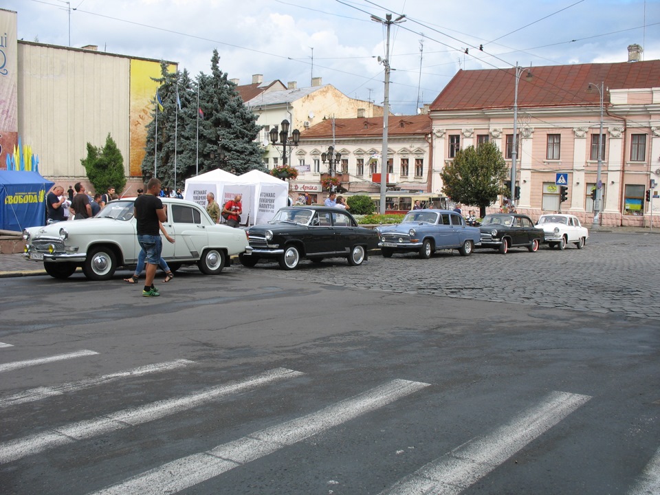 Ось зібралися на День незалежності. 1