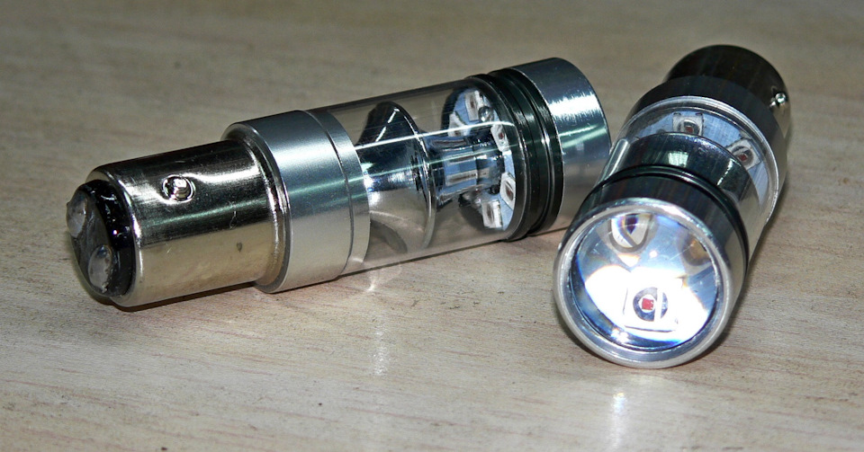 29. LED CREE — лампочки в задние фонари. 1