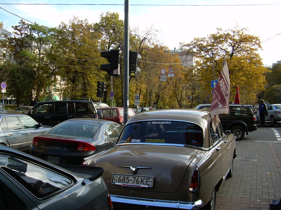 Дружня зустріч клубів на Хрещатику в день автомобіліста 2006. Частина-1. 3