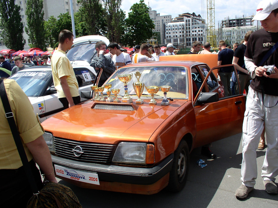 Листі старі сторінки. Тюнінг шоу 2004. Частина 2. 1