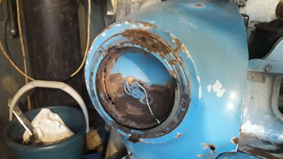допоможіть розпізнати горщики фар для газ 21 62г. і коли прибрали важелі з підвіски? 3