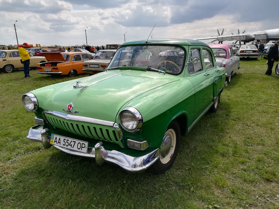 Виставка олдтаймерів Old car land Київ 2019 2