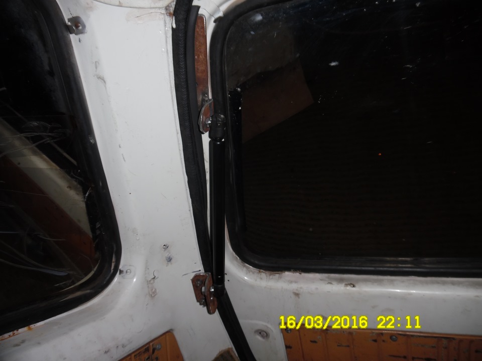 Газові упори на задні двері, давня задумка. 5