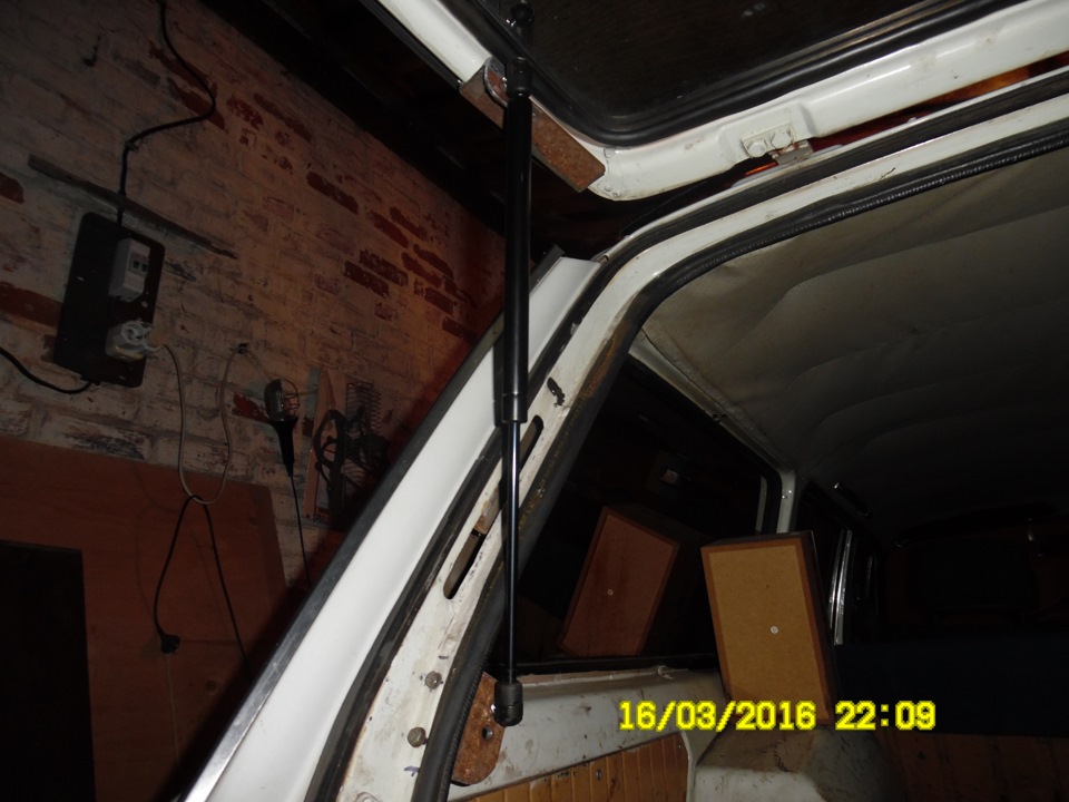Газові упори на задні двері, давня задумка. 2