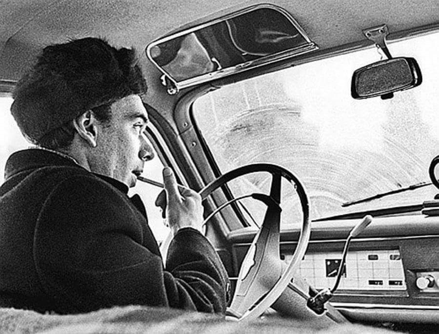 Олексій Баталов на якійсь тачці.) Написано було що на своїй у 1964 році. 1