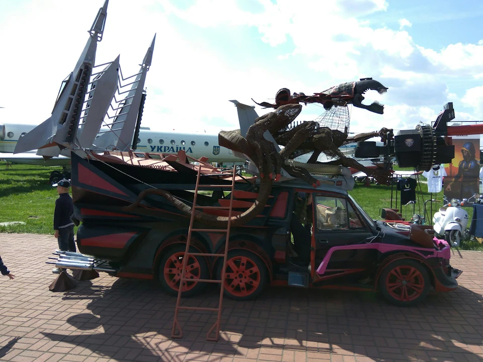 Old Car Land
