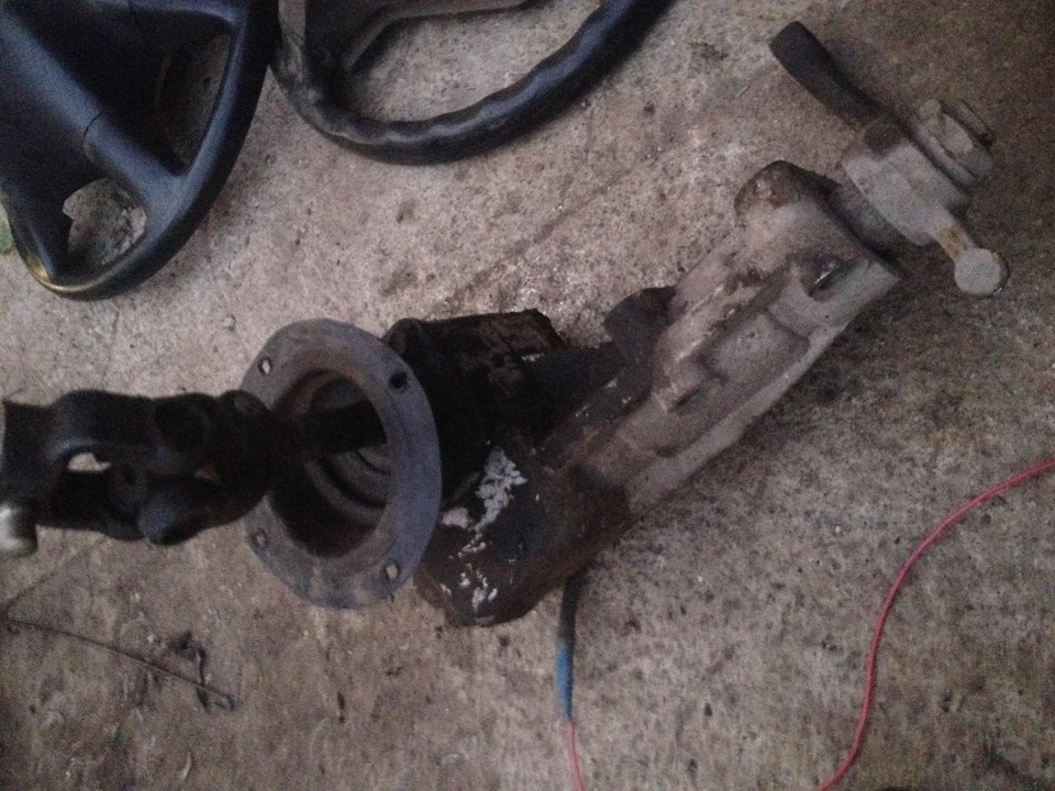 Рульові механізми двадцять чотири і тридцять перший. взаємозамінні?