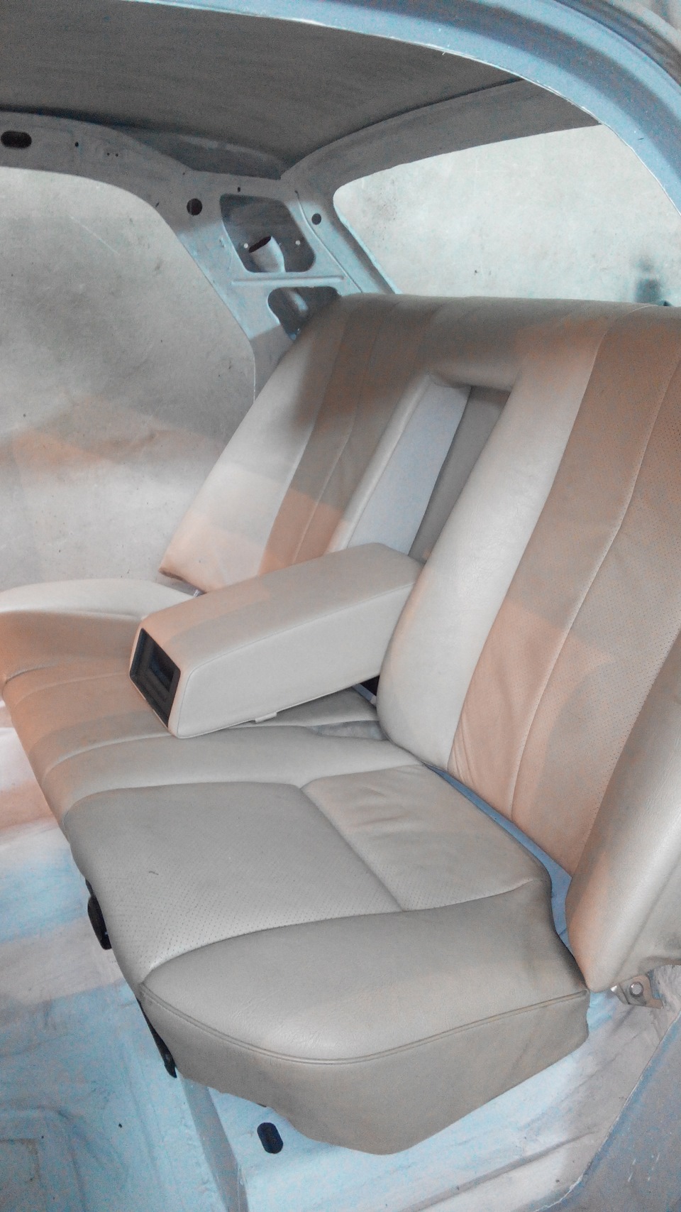 Салон Mersedes E-class W210 у ГАЗ 2401 4