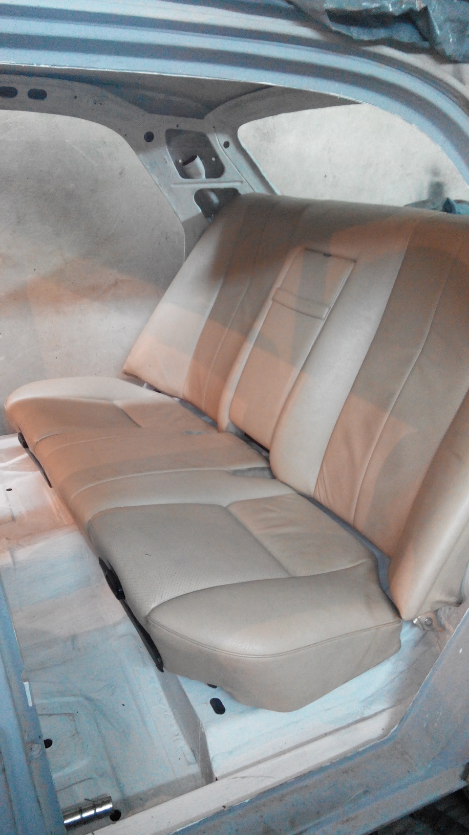 Салон Mersedes E-class W210 у ГАЗ 2401 3