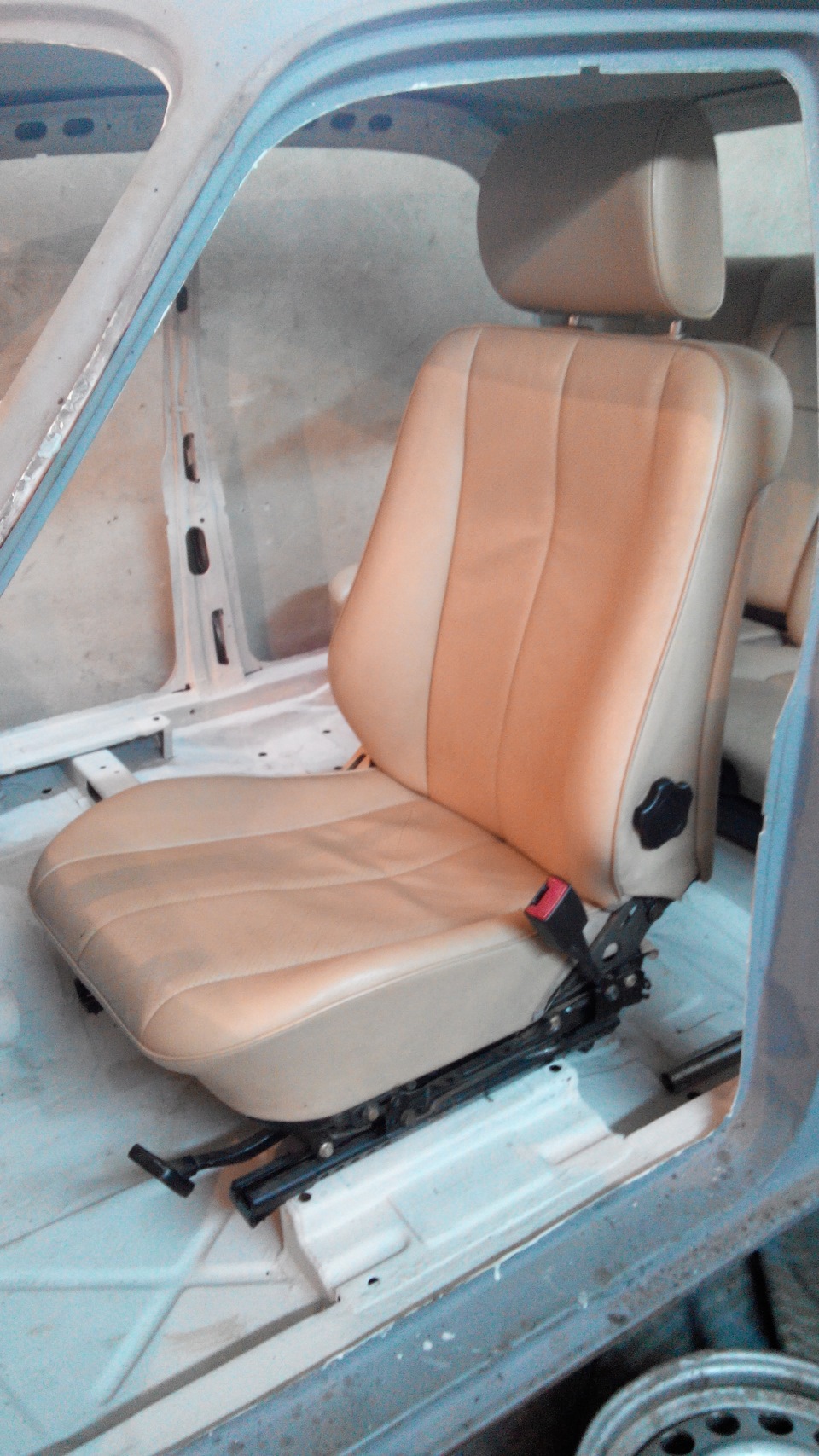 Салон Mersedes E-class W210 у ГАЗ 2401 1