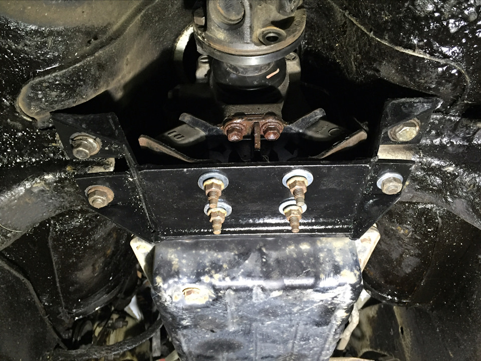 Встановлено двигун V8 та АКПП 4